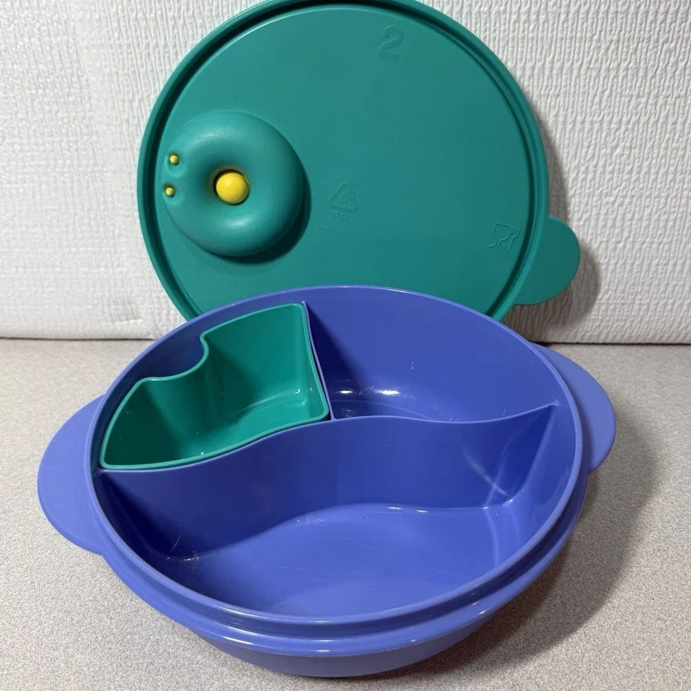 Tupperware blue green